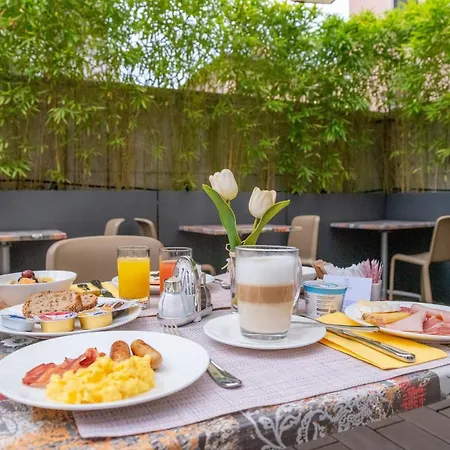 Hotel City Lugano Готель